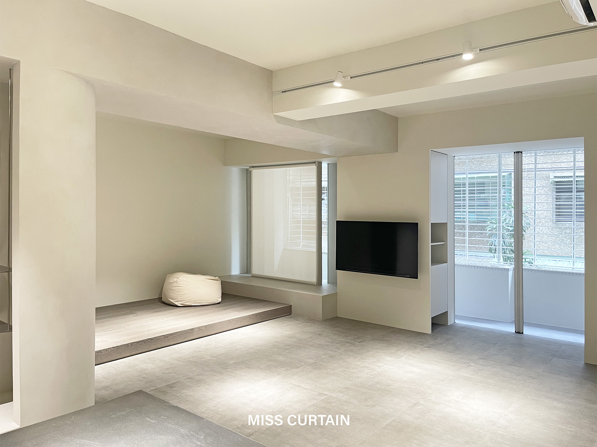 陽光捲簾半遮光捲簾